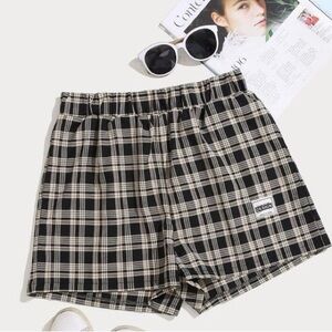SHEIN Black and Cream Plaid Women's Shorts Size M